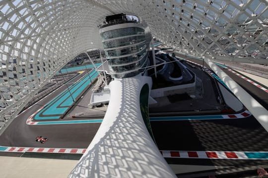 Auf dem Yas Marina Circuit in Abu Dhabi findet 2021 das letzten Rennen der Formel-1-Saison statt.