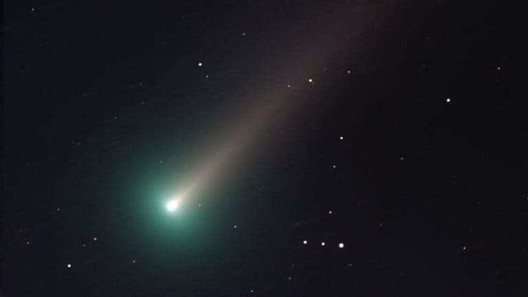 Dieses Bild des Kometen "C/2021 A1 Leonard" wurde mit einem Teleskop in England aufgenommen.