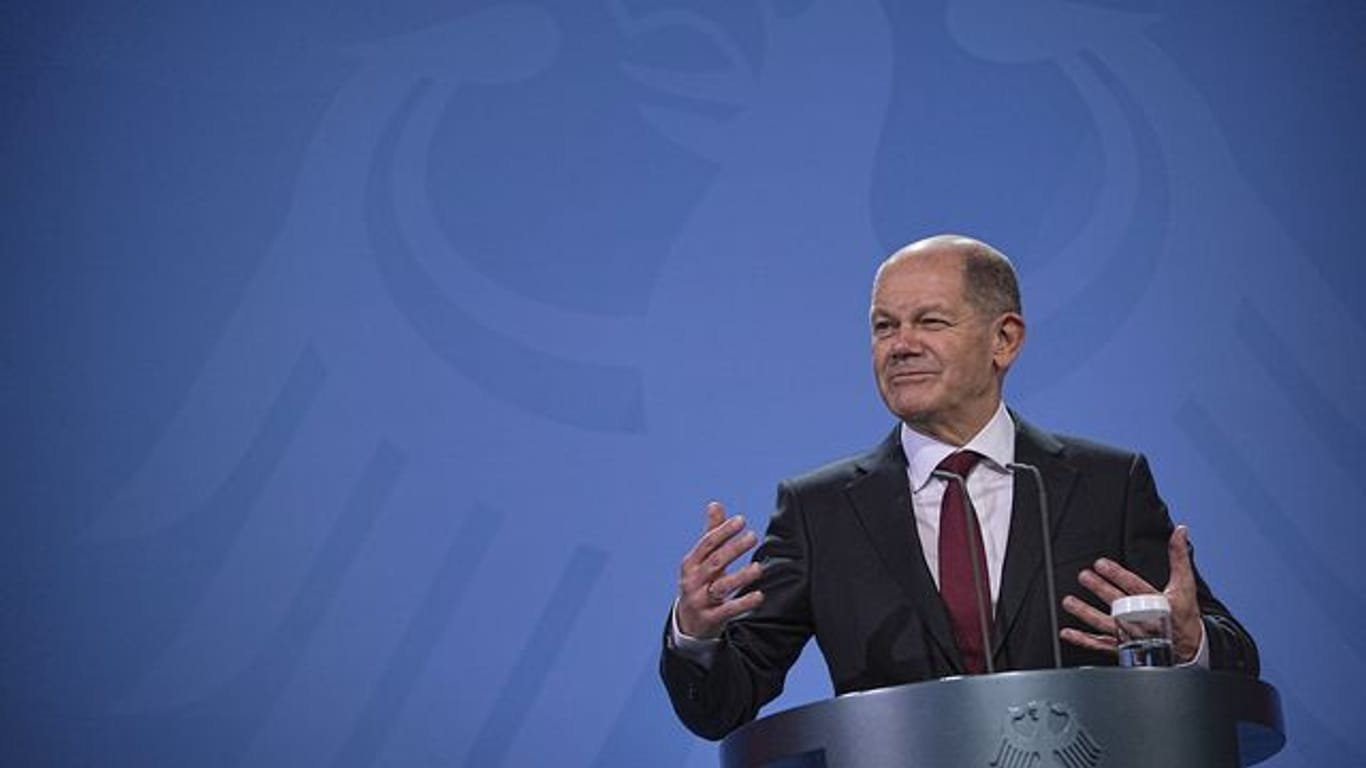Der neue Bundeskanzler Olaf Scholz bei seiner Amtsübergabe.