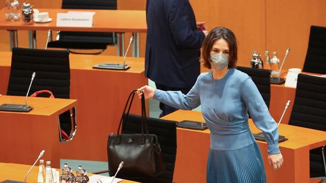 Die neue Außenministerin Annalena Baerbock kommmt zur konstituierenden Kabinettsitzung im Bundeskanzleramt.