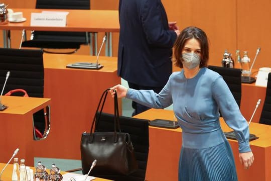 Die neue Außenministerin Annalena Baerbock kommmt zur konstituierenden Kabinettsitzung im Bundeskanzleramt.