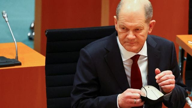 Ministerpräsidenten beraten erstmals mit dem neuen Kanzler Olaf Scholz. Ministerpräsidenten beraten erstmals mit dem neuen Kanzler Olaf Scholz.