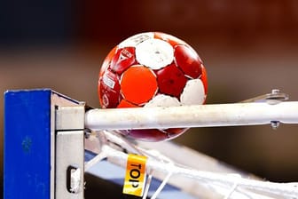 Die Handball-Bundesliga hat einen Antrag der Füchse auf Spielverlegung abgewiesen.