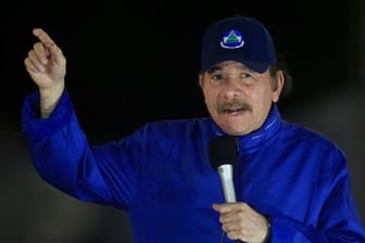 Daniel Ortega, Präsident von Nicaragua, spricht bei der Einweihungsfeier einer Autobahnüberführung.