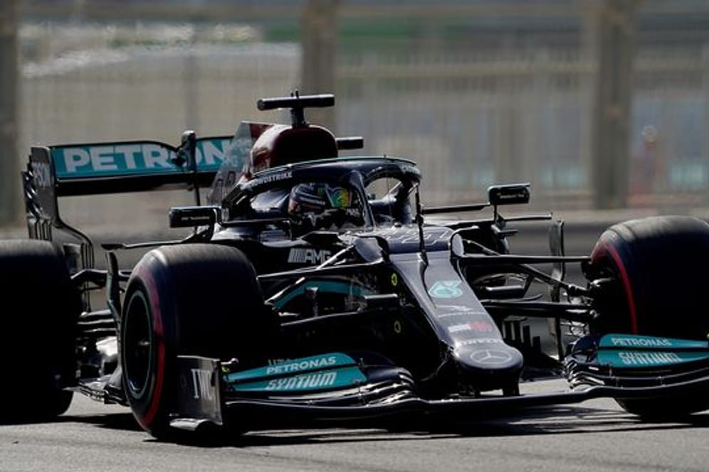 Lewis Hamilton stellte im Mercedes-Boliden im zweiten Freien Training von Abu Dhabi Tagesbestzeit auf.