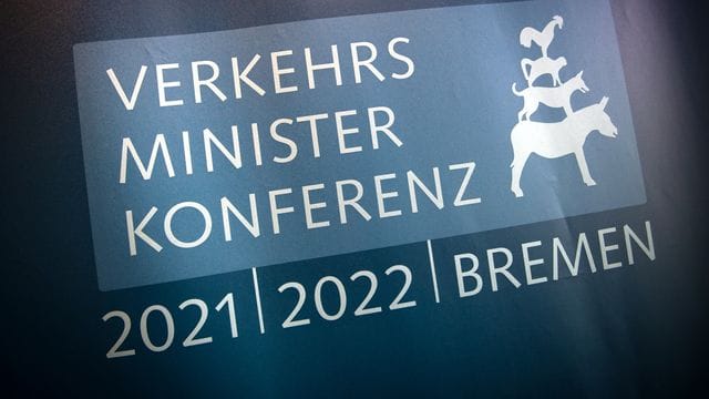 Die Verkehrsminister der Länder sind in einer Video-Schalte zu ihrer turnusmäßigen Konferenz zusammen gekommen. Die Verkehrsminister der Länder sind in einer Video-Schalte zu ihrer turnusmäßigen Konferenz zusammen gekommen.