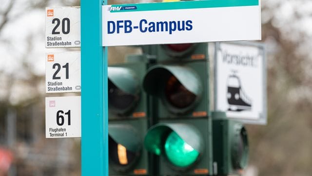 Die Haltestelle beim Neubau der DFB-Akademie hat einen neuen Namen bekommen. Die Haltestelle beim Neubau der DFB-Akademie hat einen neuen Namen bekommen.