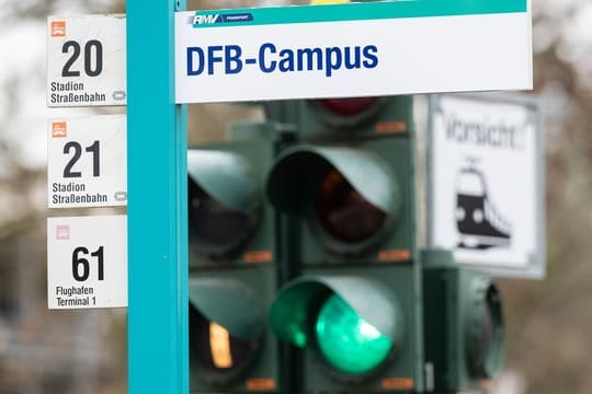 Die Haltestelle beim Neubau der DFB-Akademie hat einen neuen Namen bekommen.