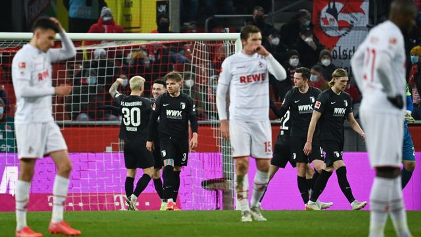 Der FC Augsburg hat mit dem 2:0-Erfolg beim 1.