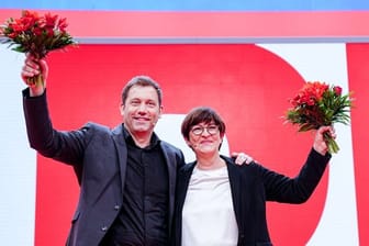 Neues Führungs-Duo der SPD: Lars Klingbeil und Saskia Esken.