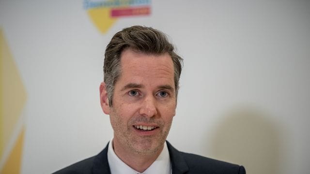 Christian Dürr: Wir gehören mit Japan zu den ältesten Ländern der Welt. Christian Dürr: Wir gehören mit Japan zu den ältesten Ländern der Welt.