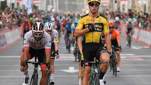 Dylan Groenewegen (r) wechselt den Rad-Rennstall.