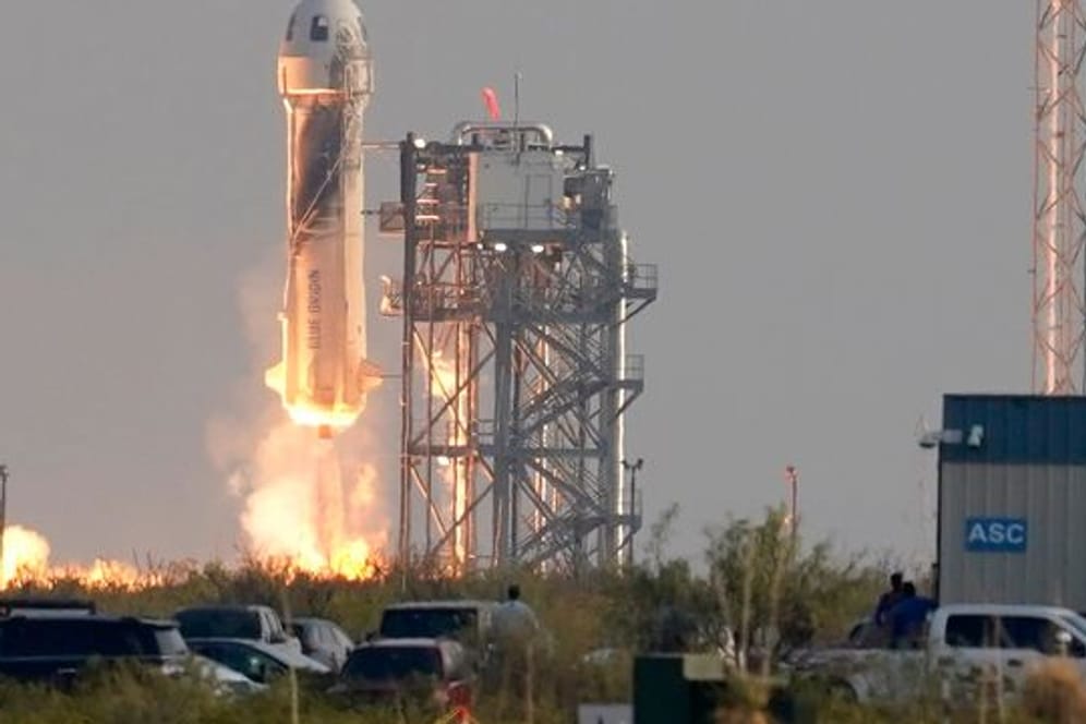 Die "New-Shepard"-Rakete von Blue Origin beim Start in Texas (Archivbild).