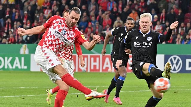 Fußball-Profi Adam Szalai fiel nach einem Autounfall zunächst aus.