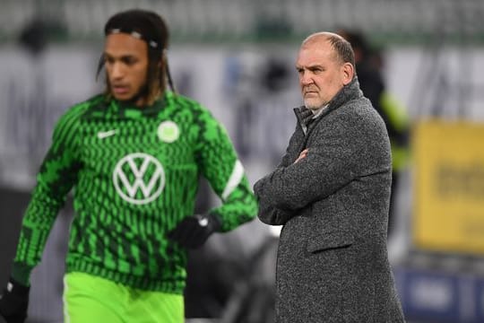 Jörg Schmadtke steht bei einigen Wolfsburger Fans in der Kritik.