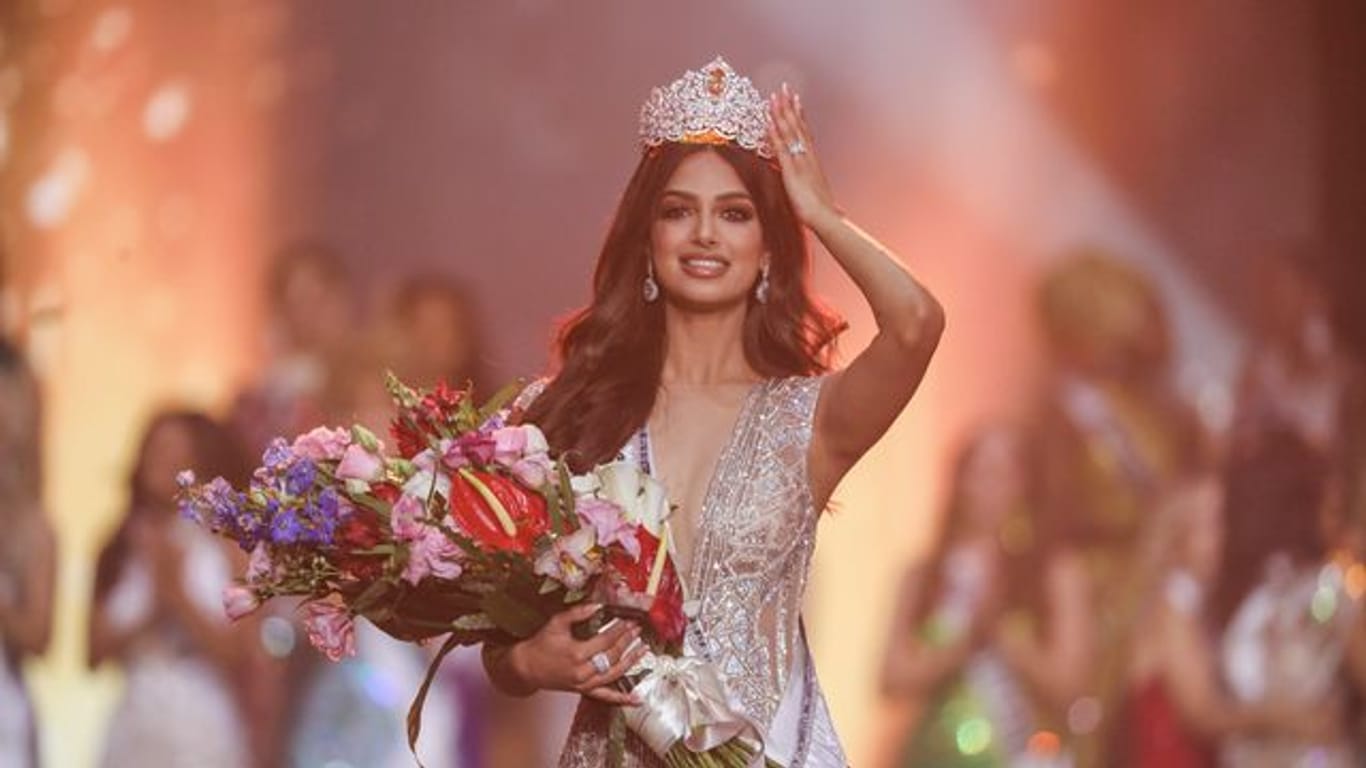 Harnaaz Sandhu (Miss Indien) wird in Eilat zur "Miss Universum" gekrönt.