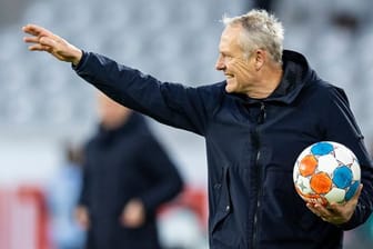 Will Anfang 2022 Gespräche über eine Vertragsverlängerung führen: Freiburgs Trainer Christian Streich.