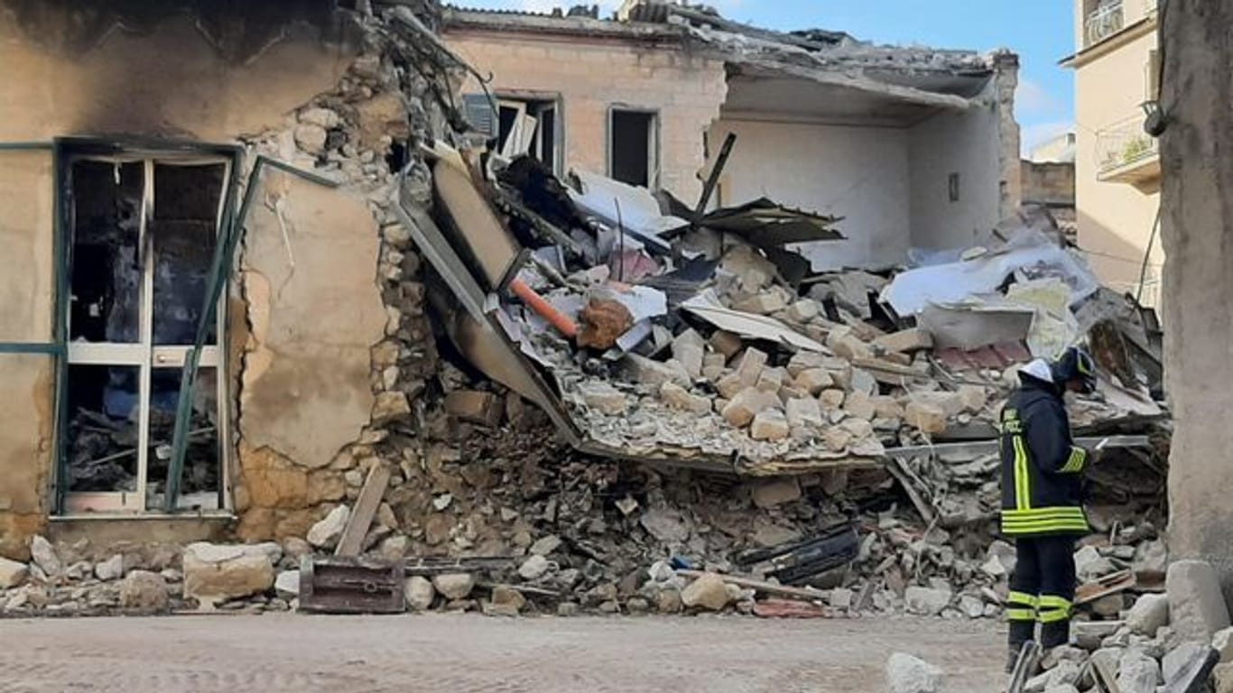 Ein eingestürztes Wohnhaus in Ravanusa.