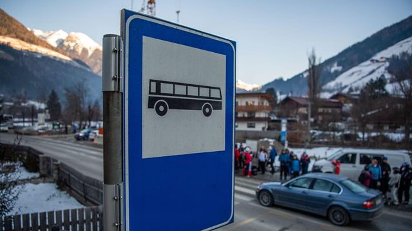 Die Bushaltestelle, an der die Skiurlauber ausstiegen waren.