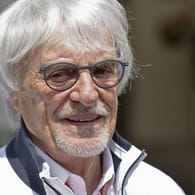 "Der Sport leidet darunter", sagt Ex-Formel-1-Geschäftsführer Bernie Ecclestone über die Umstände der Titelentscheidung.