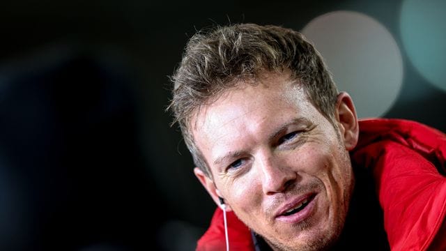 Bayerns Cheftrainer Julian Nagelsmann beim TV-Interview vor dem Spiel. Bayerns Cheftrainer Julian Nagelsmann beim TV-Interview vor dem Spiel.