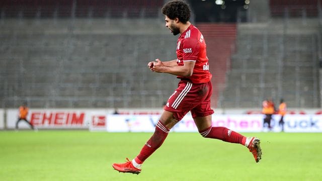 War mit drei Toren und zwei Vorlagen gegen den VfB Stuttgart äußerst erfolgreich: Bayerns Serge Gnabry.