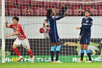 Jae-Sung Lee brachte den FSV Mainz mit seinem Tor zum 1:0 gegen Hertha BSC auf die Siegerstraße.
