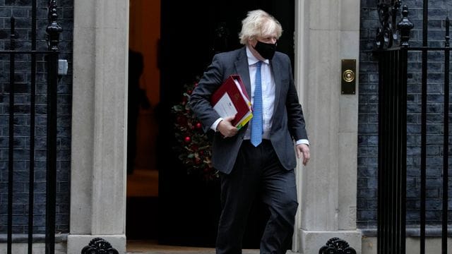 Premierminister Boris Johnson verlässt die Downing Street 10.