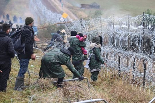 Migranten Anfang November an der belarussisch-polnischen Grenze.