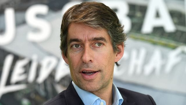 Michael Meeske spricht während einer Pressekonferenz im Medienraum des VfL-Centers. Michael Meeske spricht während einer Pressekonferenz im Medienraum des VfL-Centers.