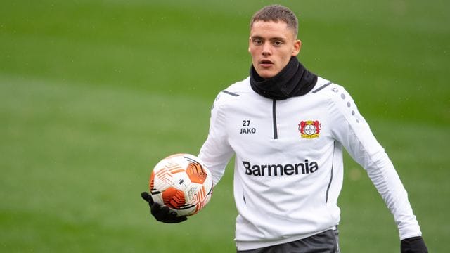 Wirtz wird mit seinem Einsatz gegen die TSG Hoffenheim zum jüngsten Spieler mit 50 Einsätzen in der Bundesliga-Geschichte. Wirtz wird mit seinem Einsatz gegen die TSG Hoffenheim zum jüngsten Spieler mit 50 Einsätzen in der Bundesliga-Geschichte.