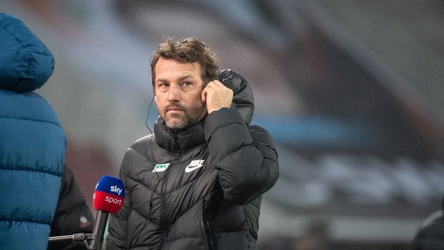 Wünscht sich das Publikum zurück: Augsburgs Trainer Markus Weinzierl. Wünscht sich das Publikum zurück: Augsburgs Trainer Markus Weinzierl.