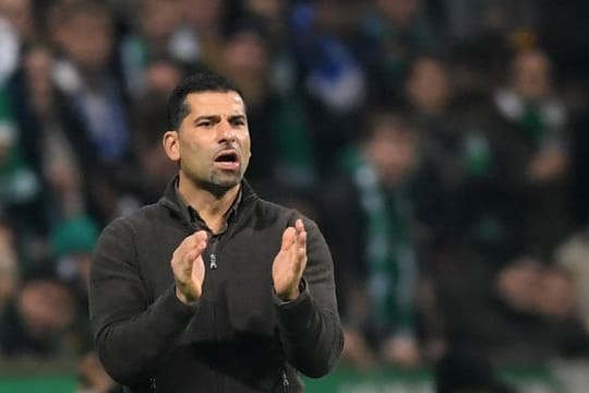 Kann zurück auf den Platz: Schalkes Trainer Dimitros Grammozis.