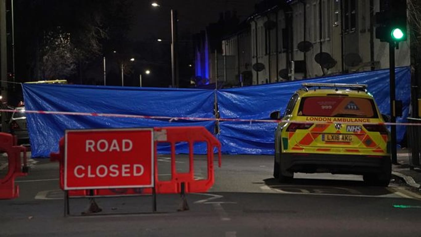 Bei einem Hausbrand im Süden Londons sind vier Kinder ums Leben gekommen.