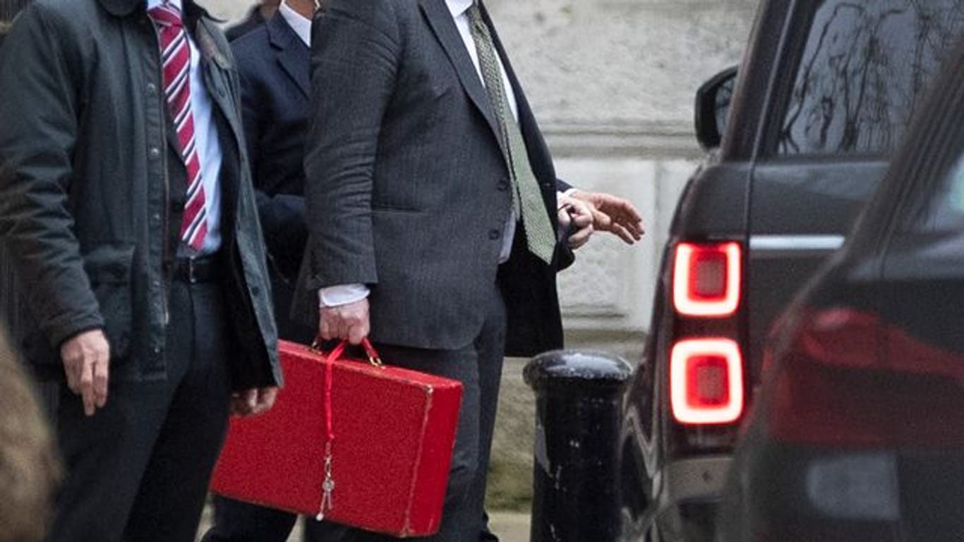 Sind seine Tage bereits gezählt? Boris Johnson verlässt die Downing Street.