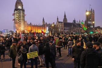 Demonstration auf dem Parliament Square.
