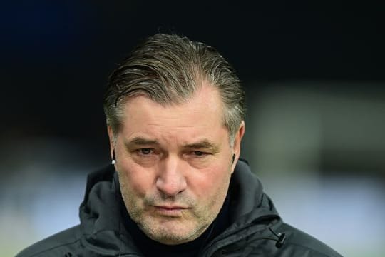 Dortmunds Sportdirektor Michael Zorc während des Sky-Interviews im Berliner Olympiastadion.