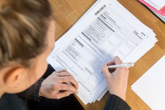 Laut Bundesregierung soll "die Erfüllung der steuerlichen Pflichten erleichtert werden, wie zum Beispiel durch vorausgefüllte Steuererklärungen (Easy Tax)".