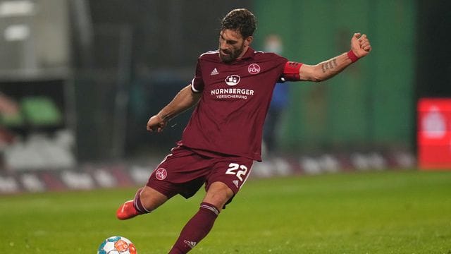 Enrico Valentini spielt weiter für den 1.