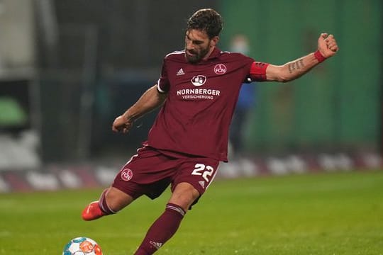 Enrico Valentini spielt weiter für den 1.