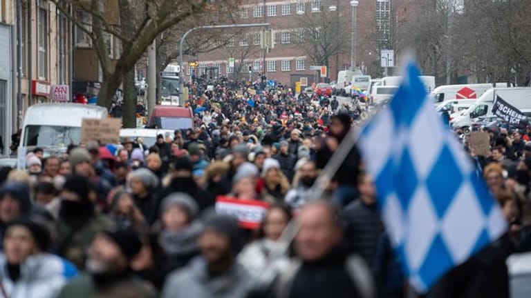 Die größten Demonstrationen gab es am Sonntag in Nürnberg und Schweinfurt.