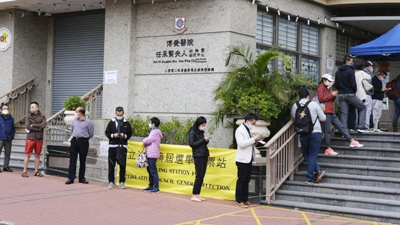 In Hongkong fanden die ersten Wahlen seit der Niederschlagung der Demokratiebewegung statt.