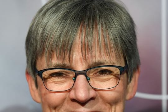 Menschenrechtsexpertin Sylvia Schenk kritisiert den FC Bayern.