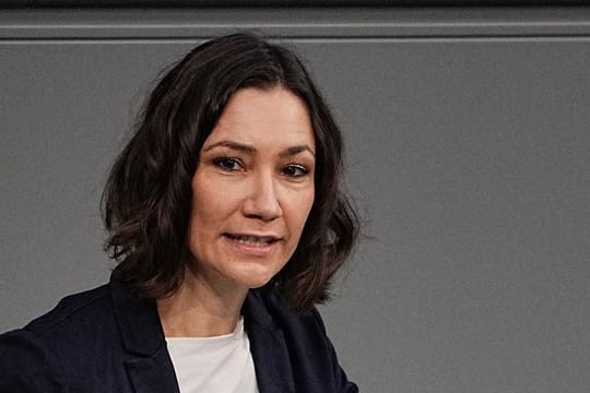 Familienministerin Anne Spiegel möchte, dass Familien über Weihnachten Durchschnaufen können.