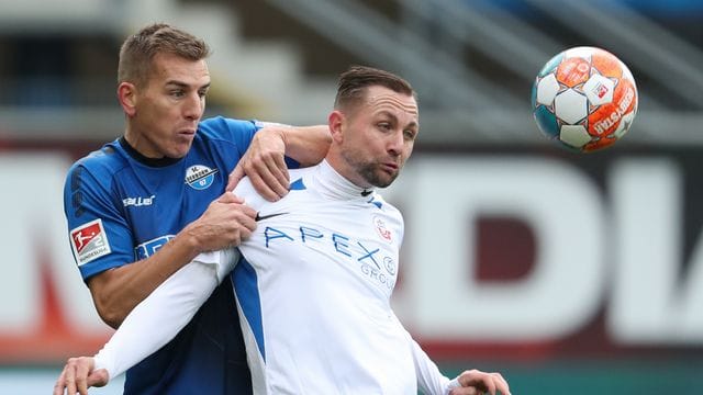 Paderborn verlängerte den Vertrag mit Uwe Hünemeier (l).