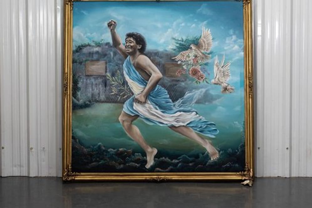 Das Ölgemälde "Entre Fiorito y el cielo" der Künstlerin Lu Sedova wurde für 2150 Dollar als teuerstes Objekt der Auktion versteigert.