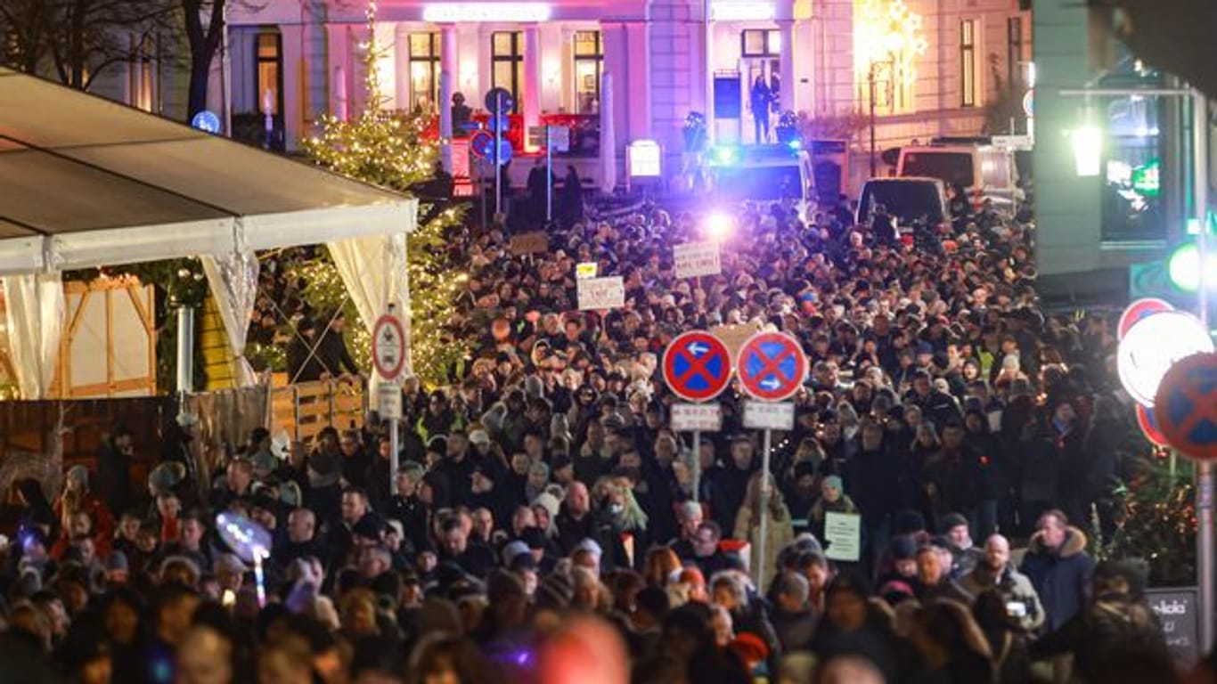 Demonstration in der Innenstadt von Schwerin gegen die Corona Maßnahmen.