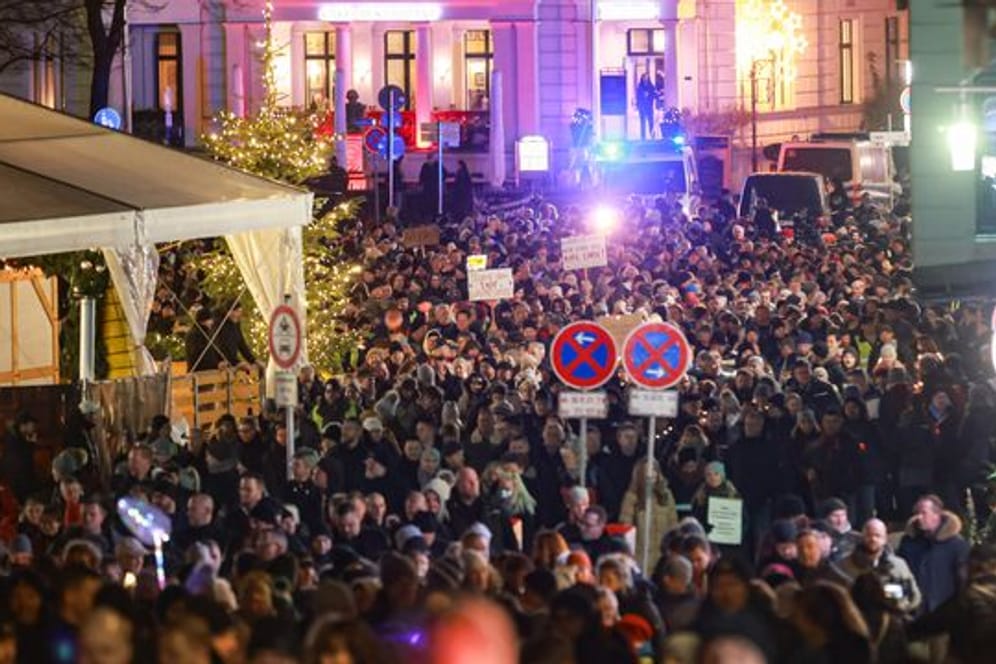 Demonstration in der Innenstadt von Schwerin gegen die Corona Maßnahmen.