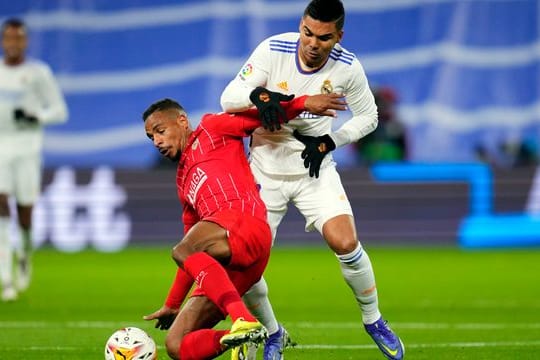 Real Madrid muss auch auf Casemiro (r) verzichten.