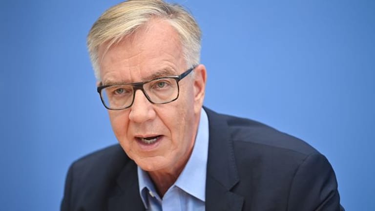 Dietmar Bartsch äußert sich in der Bundespressekonferenz zum Ausgang der Bundestagswahl.
